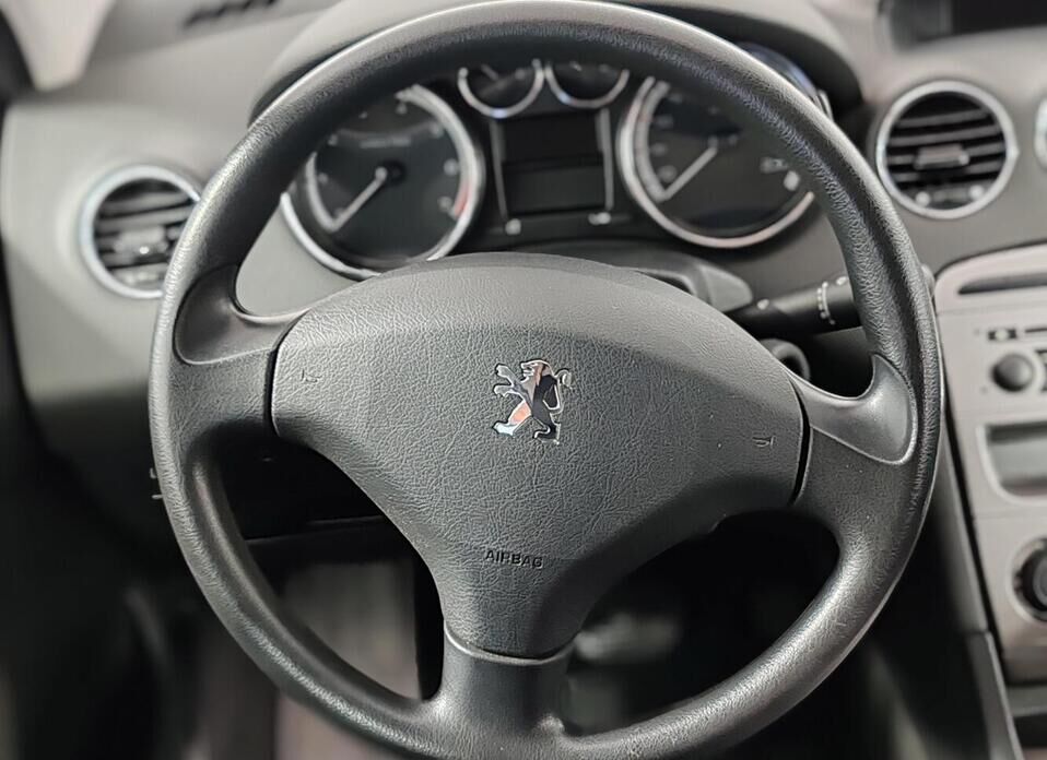 Peugeot 308 1.6 AT (120 л.с.)