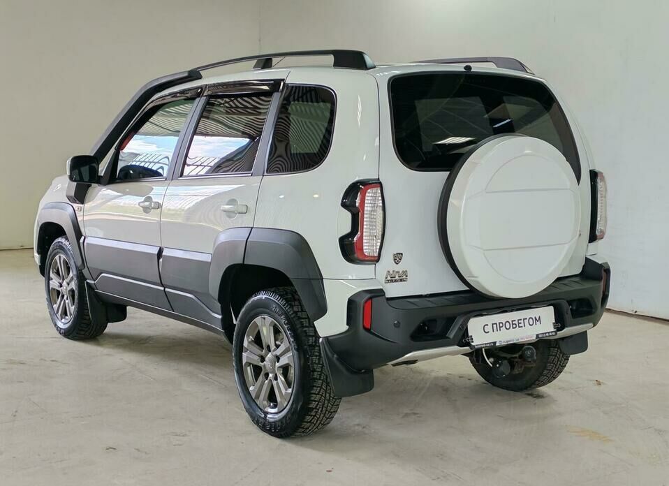 LADA (ВАЗ) Niva 1.7 MT (80 л.с.) 4WD