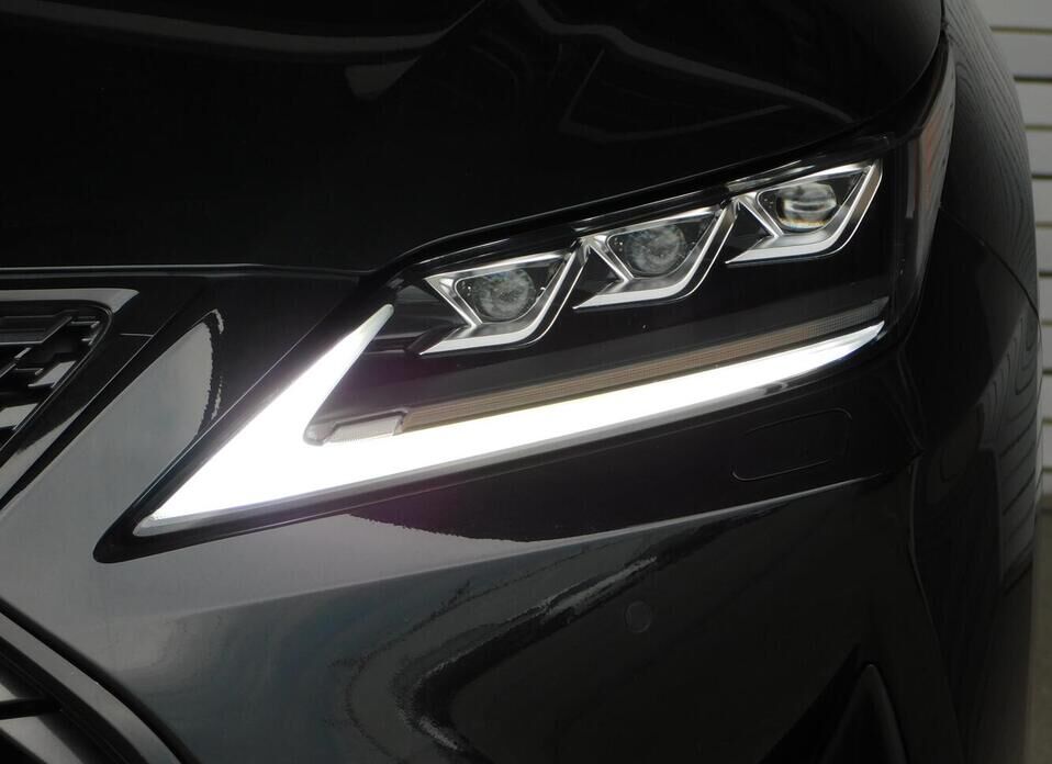Lexus RX, IV Рестайлинг 300 2.0 AT (238 л.с.) 4WD