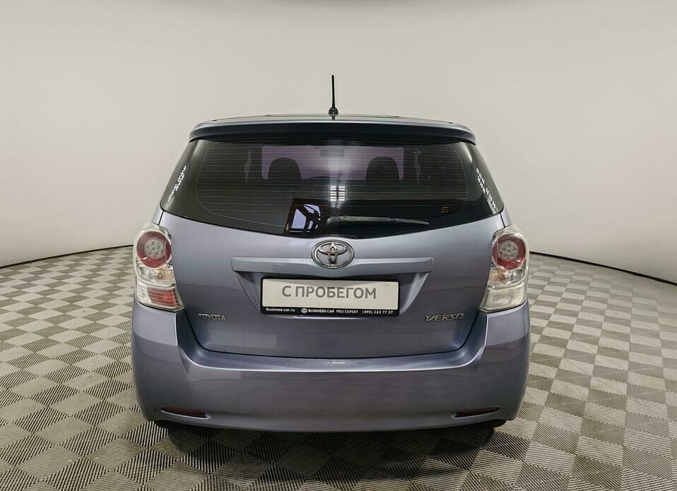 Toyota Verso 1.8 CVT (147 л.с.)