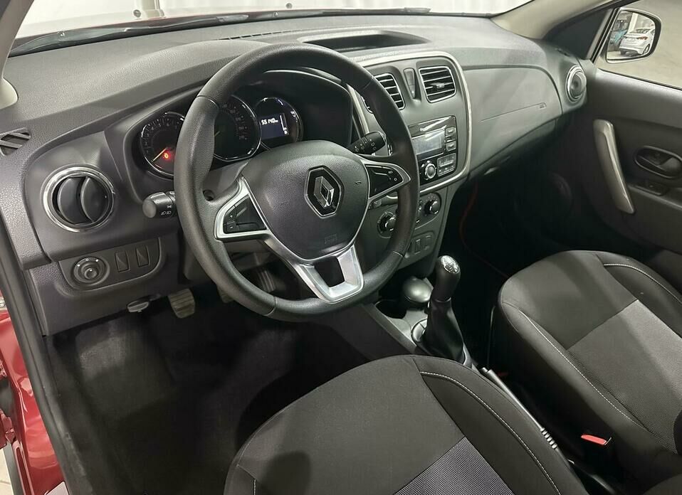 Renault Sandero Stepway 1.6 MT (82 л.с.)