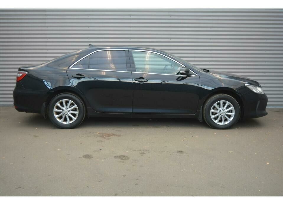 Toyota Camry 2.5 AT (181 л.с.)