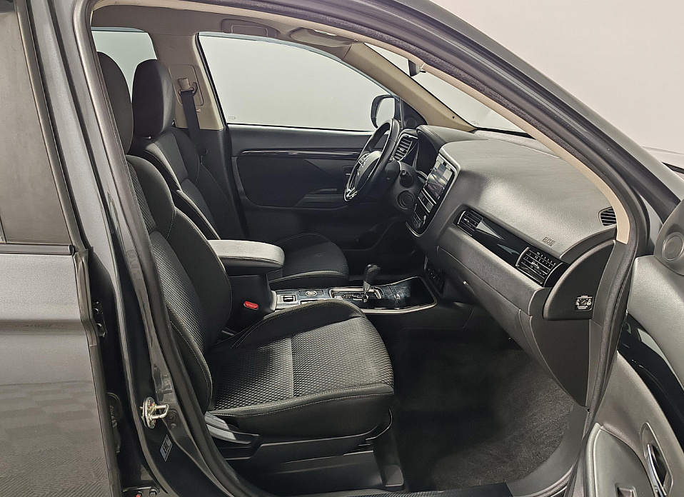 Mitsubishi Outlander, III Рестайлинг 3 2.0 CVT (146 л.с.) 4WD