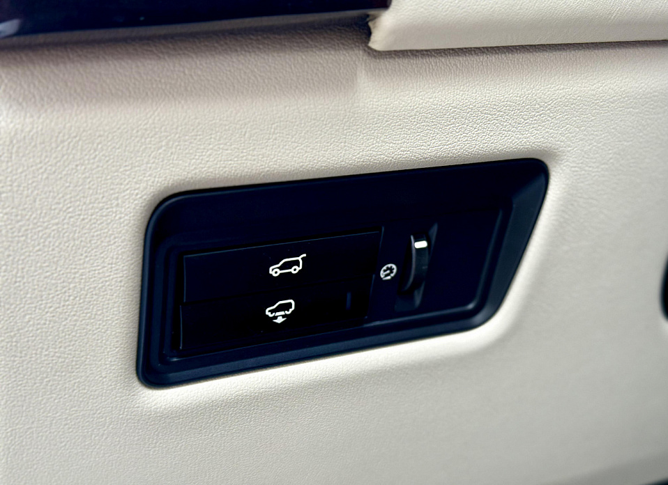 Land Rover Range Rover, IV 4.4d AT (339 л.с.) 4WD