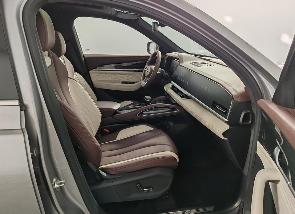 Geely Monjaro 2.0 AT (238 л.с.) 4WD