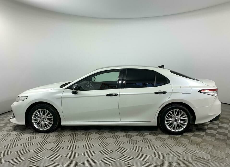 Toyota Camry 2.5 AT (181 л.с.)