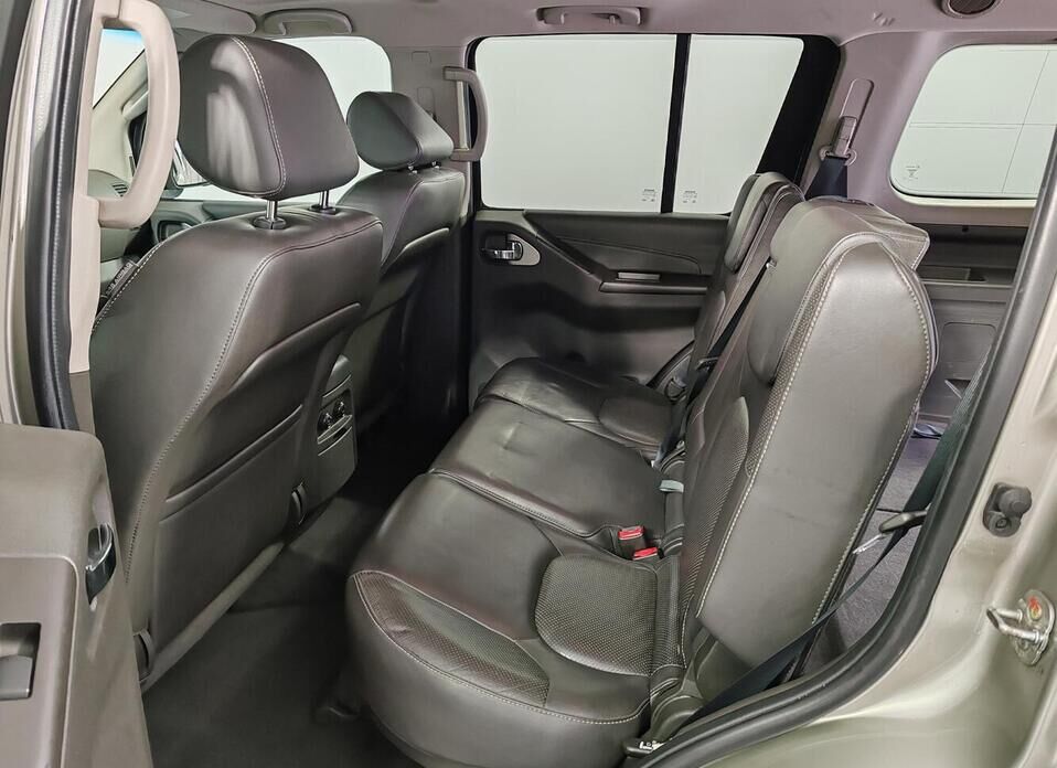 Nissan Pathfinder, III Рестайлинг 3.0d AT (231 л.с.) 4WD