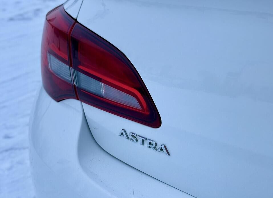 Opel Astra, J Рестайлинг 1.6 MT (115 л.с.)