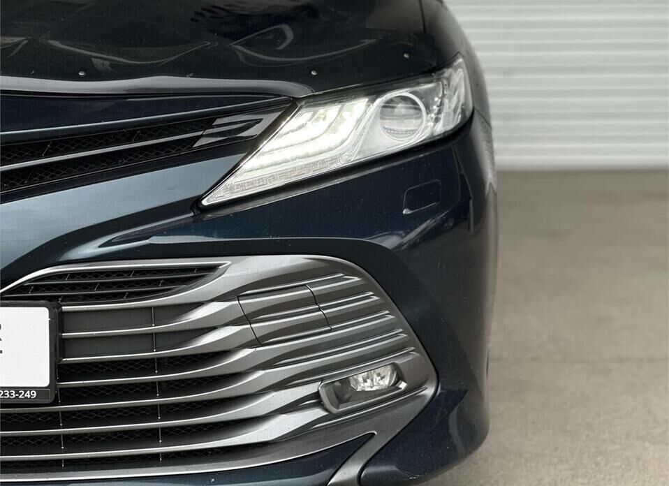 Toyota Camry 2.5 AT (181 л.с.)