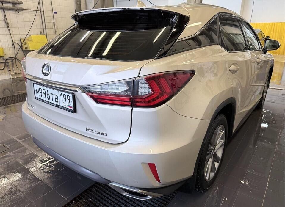 Lexus RX, IV 300 2.0 AT (238 л.с.) 4WD