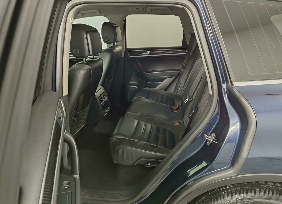 Volkswagen Touareg 3.0d AT (245 л.с.) 4WD