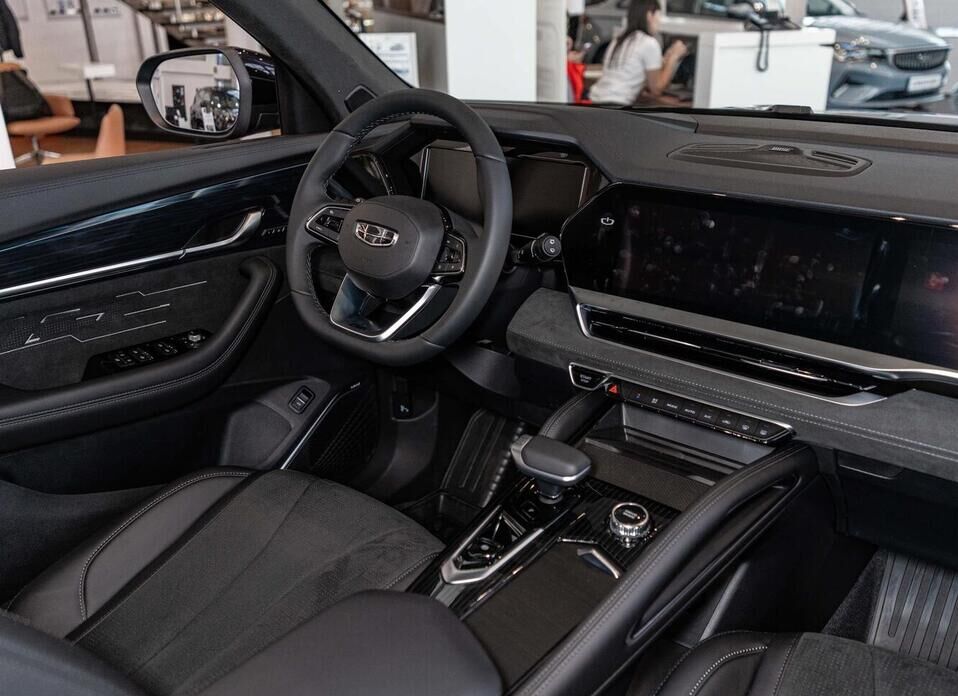 Geely Monjaro 2.0 AT (238 л.с.) 4WD