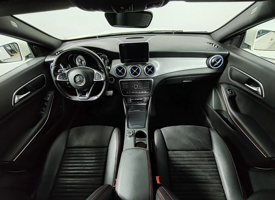 Mercedes-Benz CLA, I (C117, X117) 200 1.6 AMT (150 л.с.)