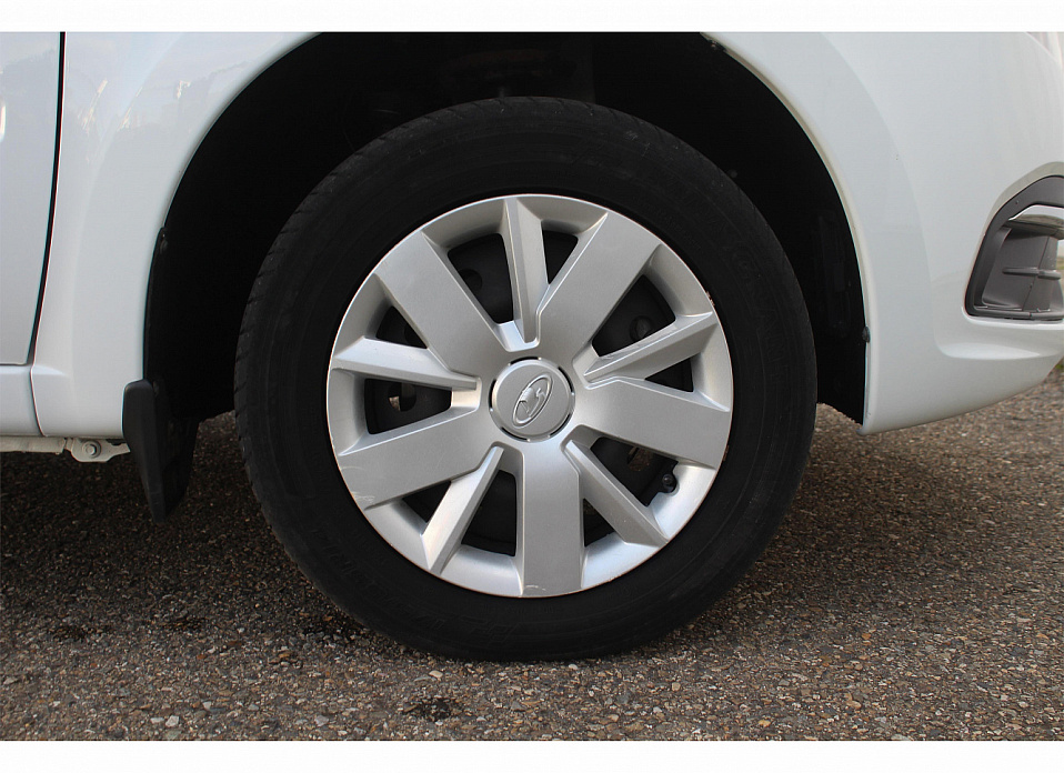 LADA (ВАЗ) Granta, I Рестайлинг 1.6 MT (90 л.с.)