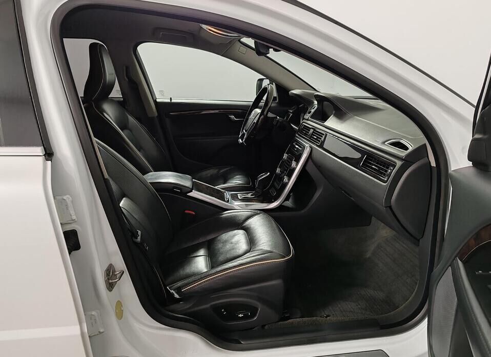 Volvo XC70, II Рестайлинг 2.4d AT (215 л.с.) 4WD