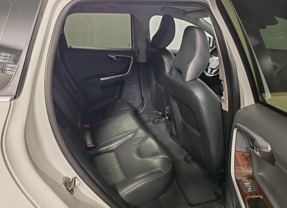 Volvo XC60, I Рестайлинг 2.4d AT (215 л.с.) 4WD