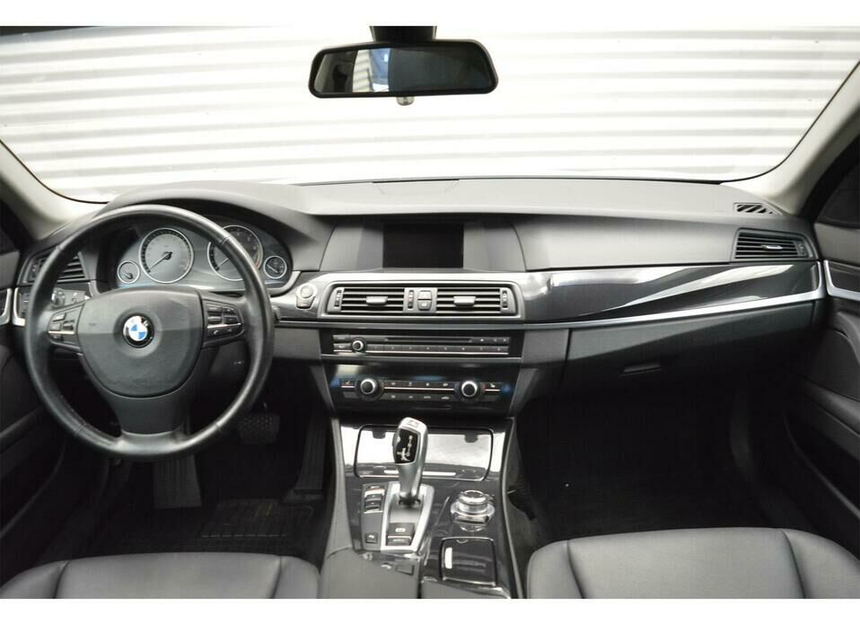 BMW 5 серии 520i 2.0 AT (184 л.с.)