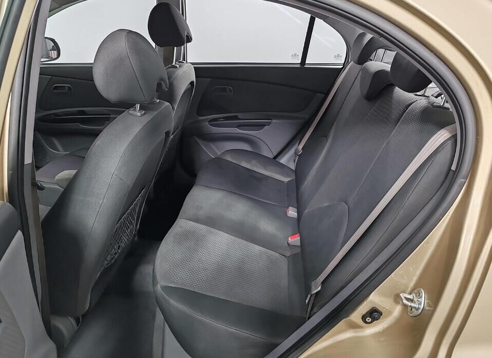 Kia Rio, II Рестайлинг 1.4 AT (95 л.с.)