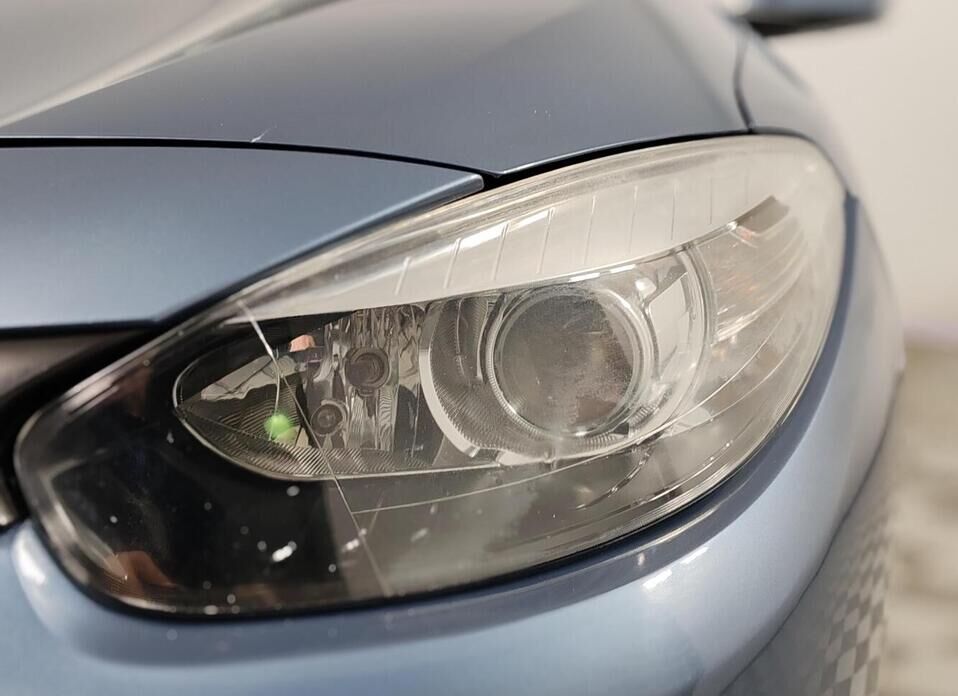Renault Fluence, I Рестайлинг 1.6 MT (106 л.с.)