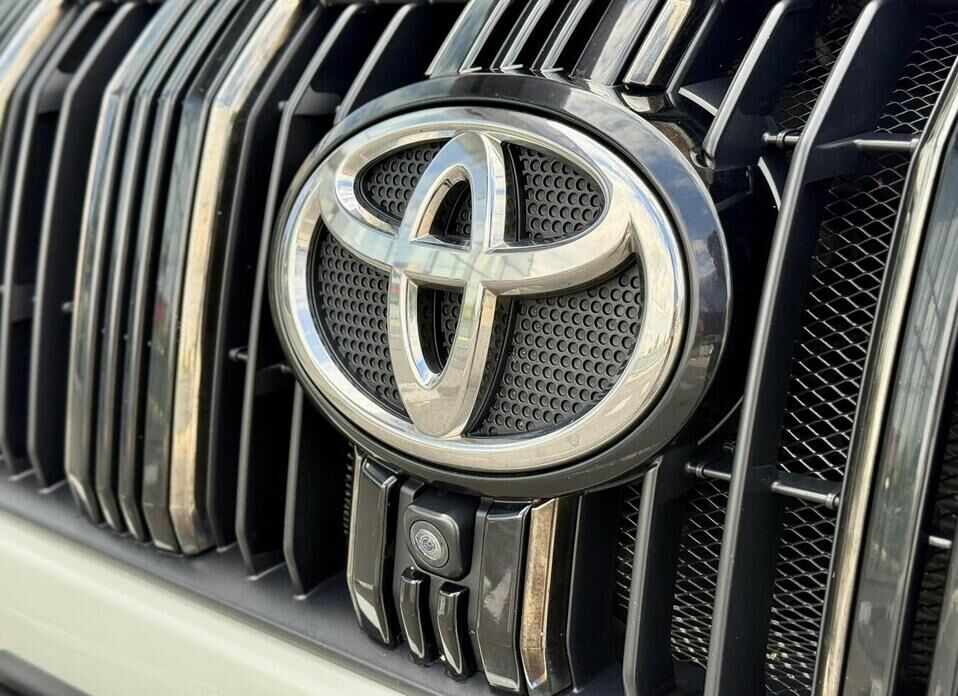 Toyota Land Cruiser Prado, 150 Series Рестайлинг 3 4.0 AT (249 л.с.) 4WD