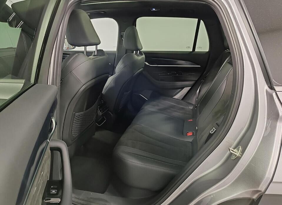 Geely Monjaro 2.0 AT (238 л.с.) 4WD