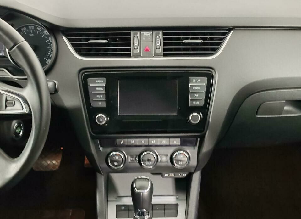 Skoda Octavia 1.6 AT (110 л.с.)