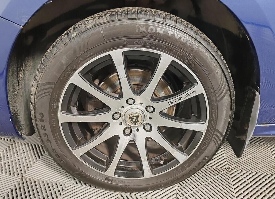 Volkswagen Jetta 1.6 AT (105 л.с.)
