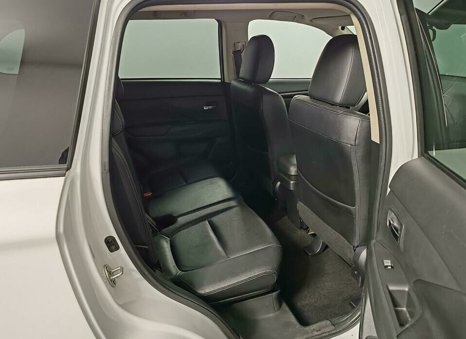 Mitsubishi Outlander 2.4 CVT (167 л.с.) 4WD