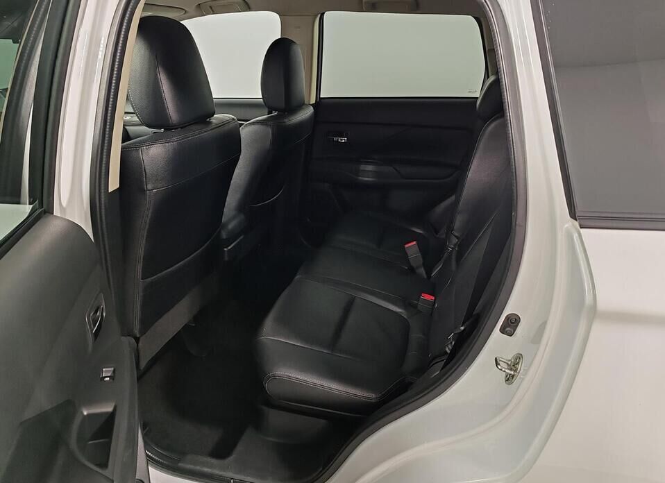 Mitsubishi Outlander, III Рестайлинг 2 2.0 CVT (146 л.с.) 4WD
