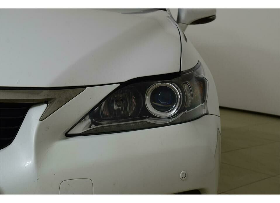 Lexus CT 200h 1.8hyb CVT (99 л.с.)