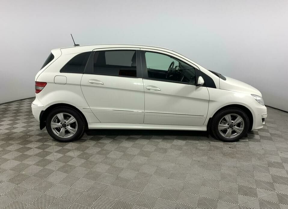 Mercedes-Benz B-Класс 180 1.7 CVT (116 л.с.)