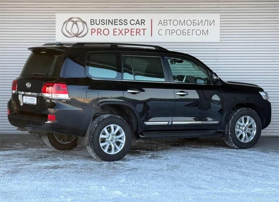 Toyota Land Cruiser, 200 Series Рестайлинг 2 4.5d AT (249 л.с.) 4WD