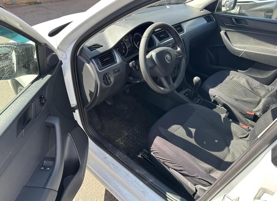 Skoda Rapid 1.6 MT (90 л.с.)
