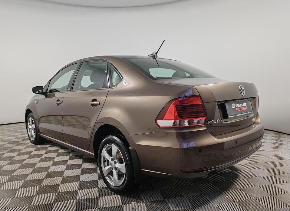 Volkswagen Polo, V Рестайлинг 1.6 AT (110 л.с.)