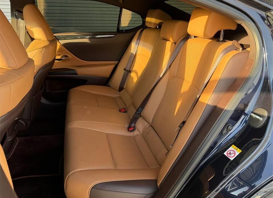 Lexus ES, VII 250 2.5 AT (200 л.с.)