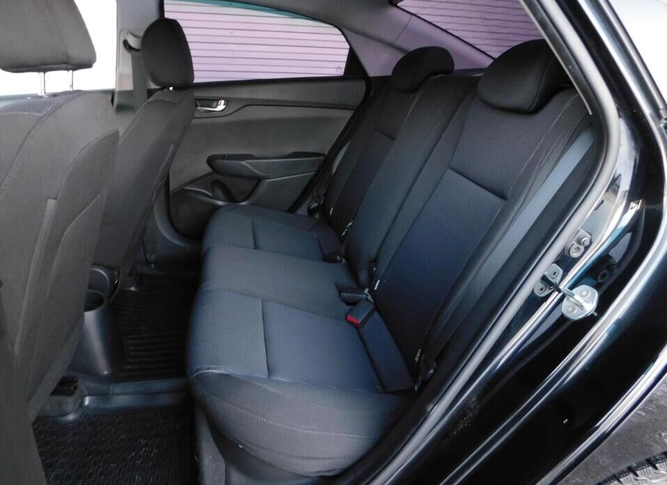 Hyundai Solaris, II Рестайлинг 1.6 MT (123 л.с.)