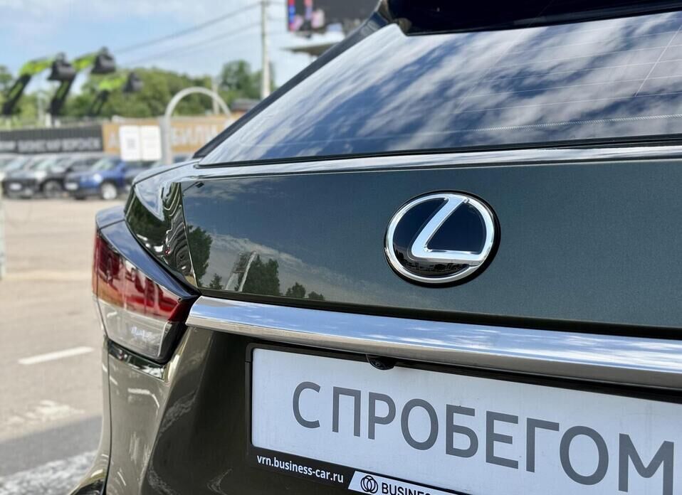 Lexus RX, IV Рестайлинг 300 2.0 AT (238 л.с.) 4WD