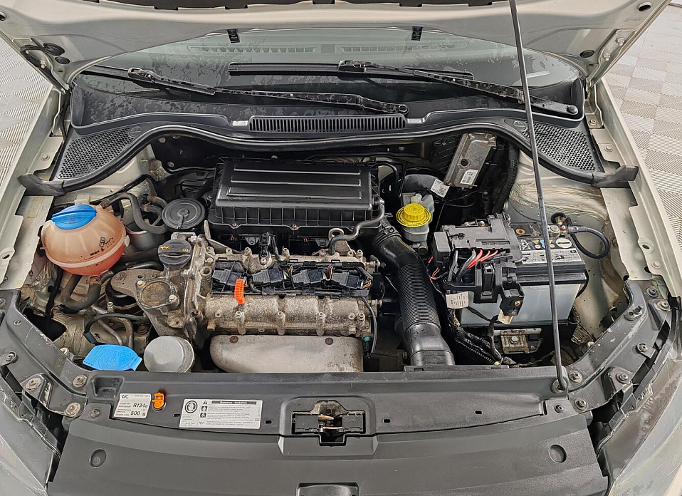 Volkswagen Polo, V 1.6 MT (105 л.с.)