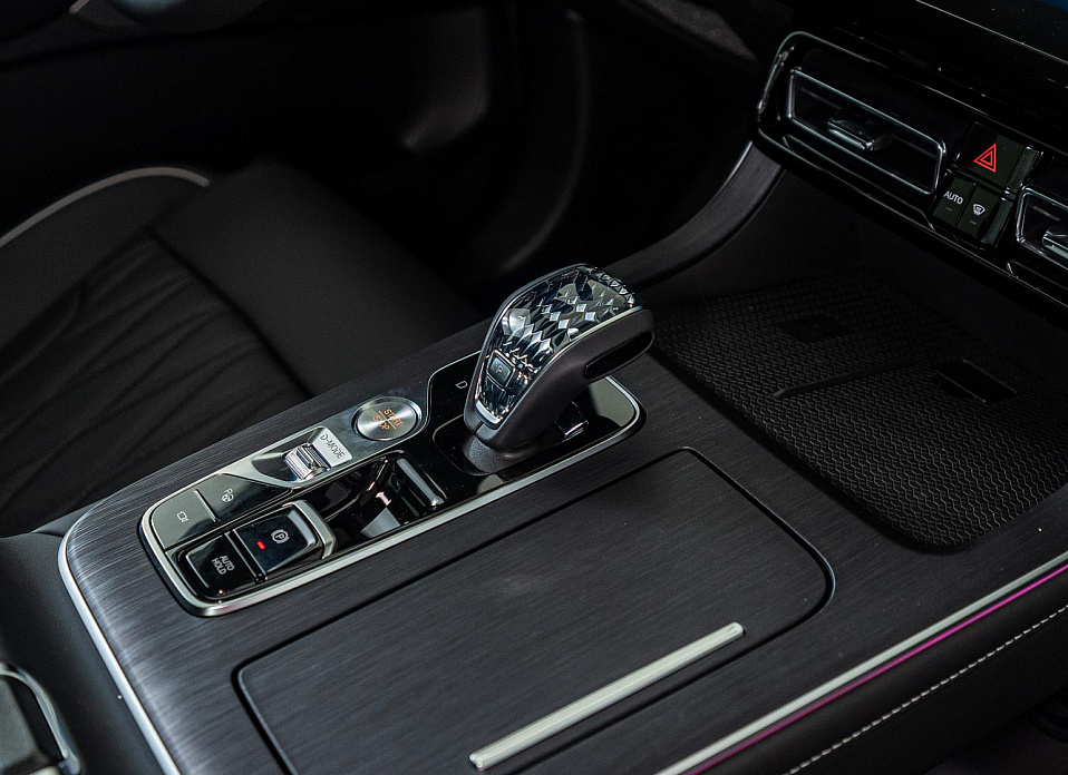 GAC GS8, II 2.0 AT (231 л.с.) 4WD