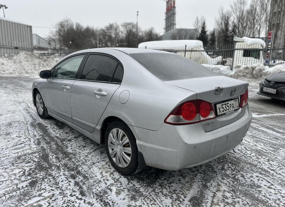Honda Civic, VIII 1.8 AT (140 л.с.)