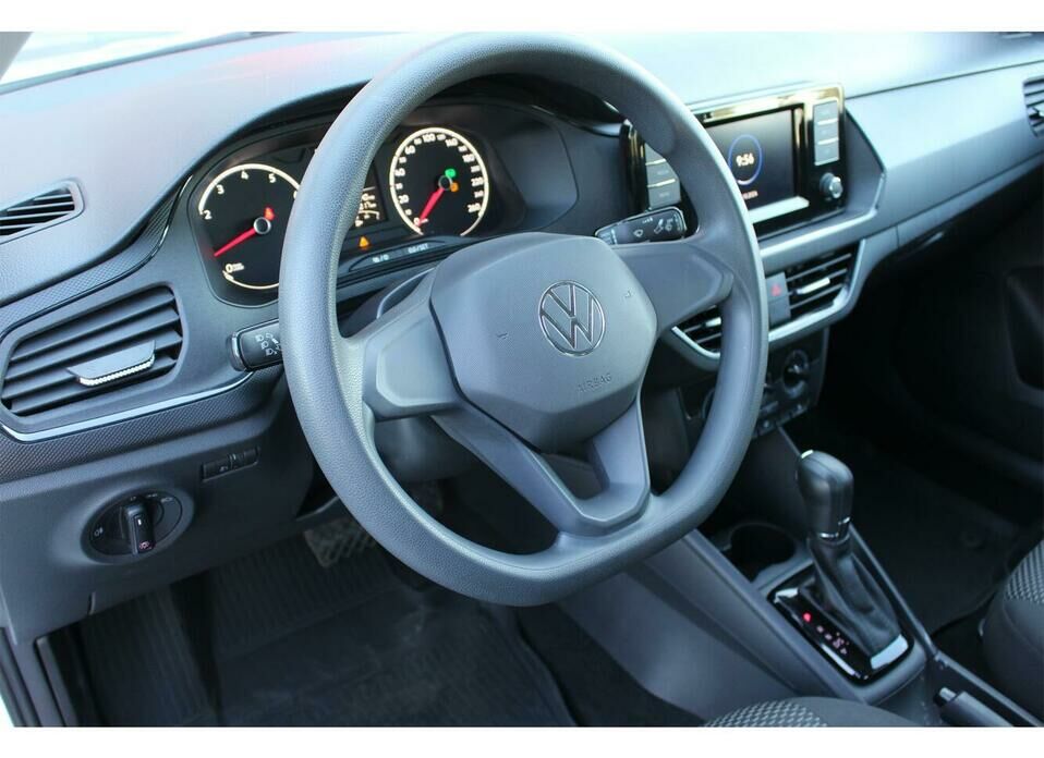 Volkswagen Polo 1.6 AT (110 л.с.)