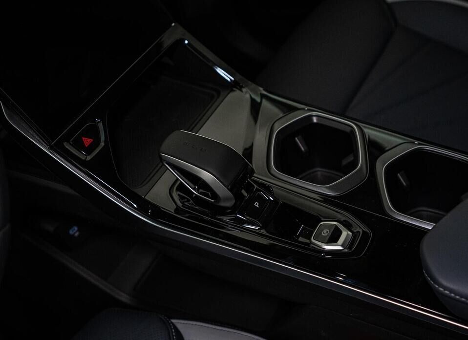 Geely Atlas, II 2.0 AT (200 л.с.) 4WD