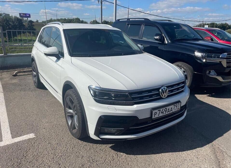 Volkswagen Tiguan 2.0 AMT (180 л.с.) 4WD