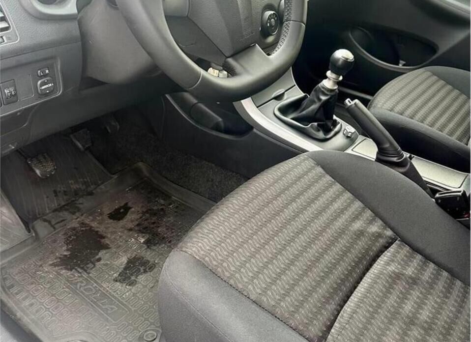 Toyota Corolla, X (E140, E150) Рестайлинг 1.6 MT (124 л.с.)