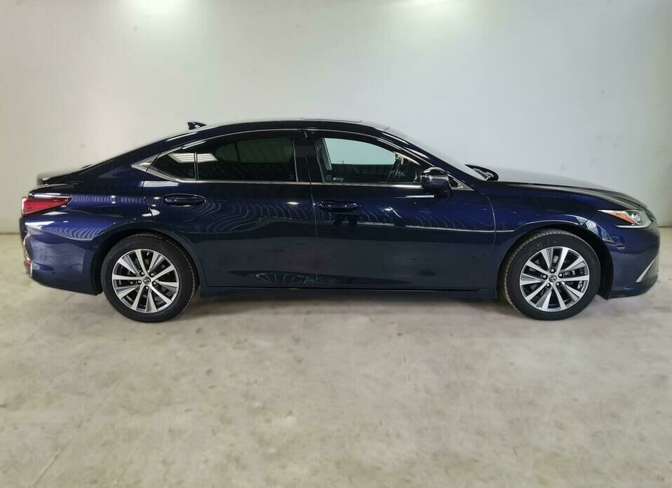 Lexus ES 250 2.5 AT (200 л.с.)