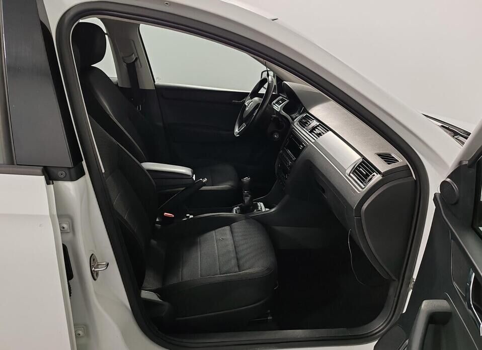 Skoda Rapid, I 1.6 MT (105 л.с.)