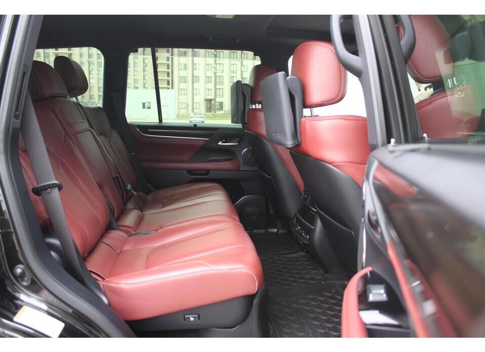 Lexus LX, III Рестайлинг 2 570 5.7 AT (367 л.с.) 4WD