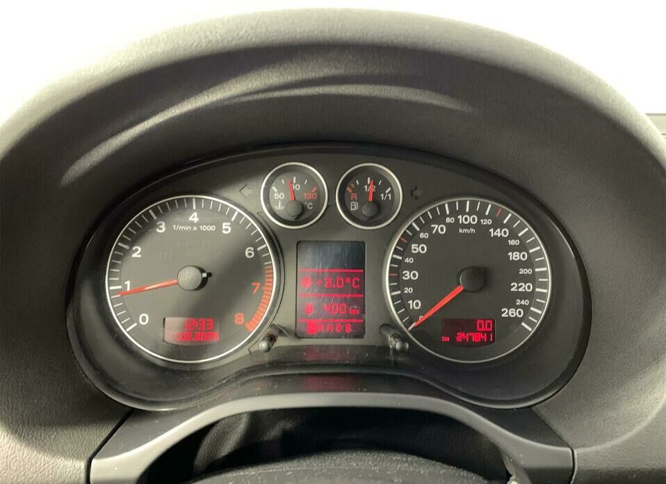 Audi A3 1.6 AT (102 л.с.)