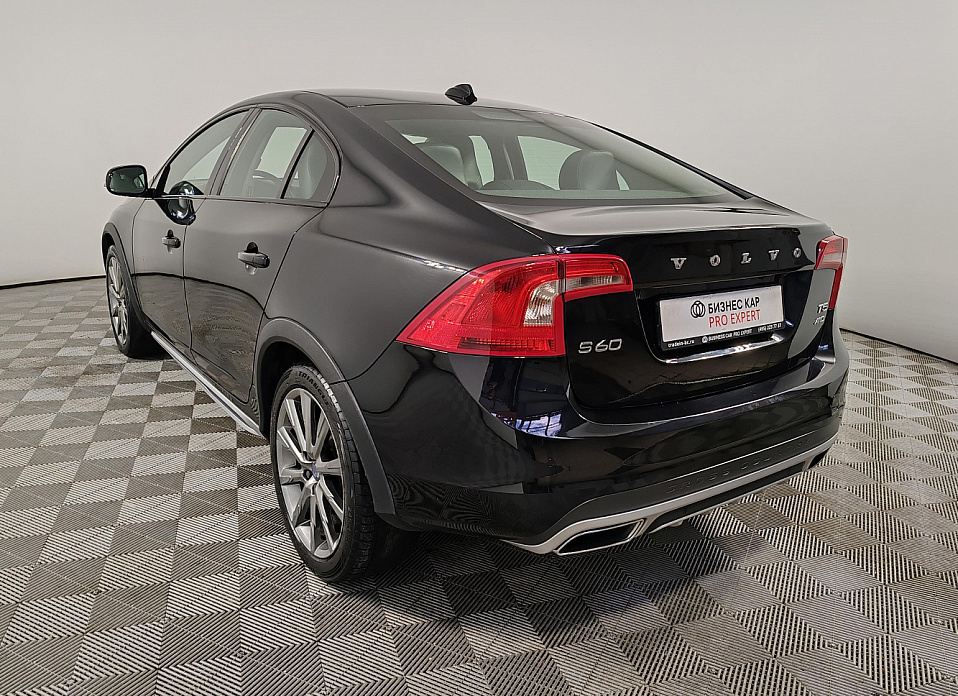 Volvo S60 Cross Country 2.0 AT (245 л.с.) 4WD