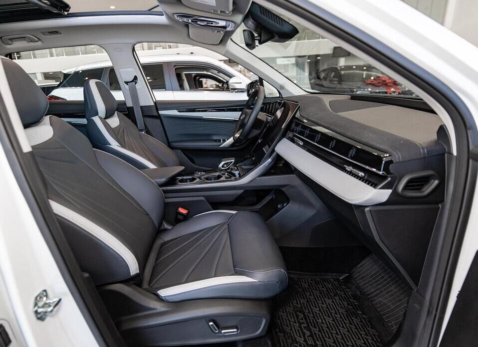 Geely Atlas, II 1.5 AMT (147 л.с.)